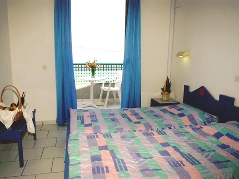 Flisvos Beach (Adults Only) Apartment Ретимно Екстериор снимка